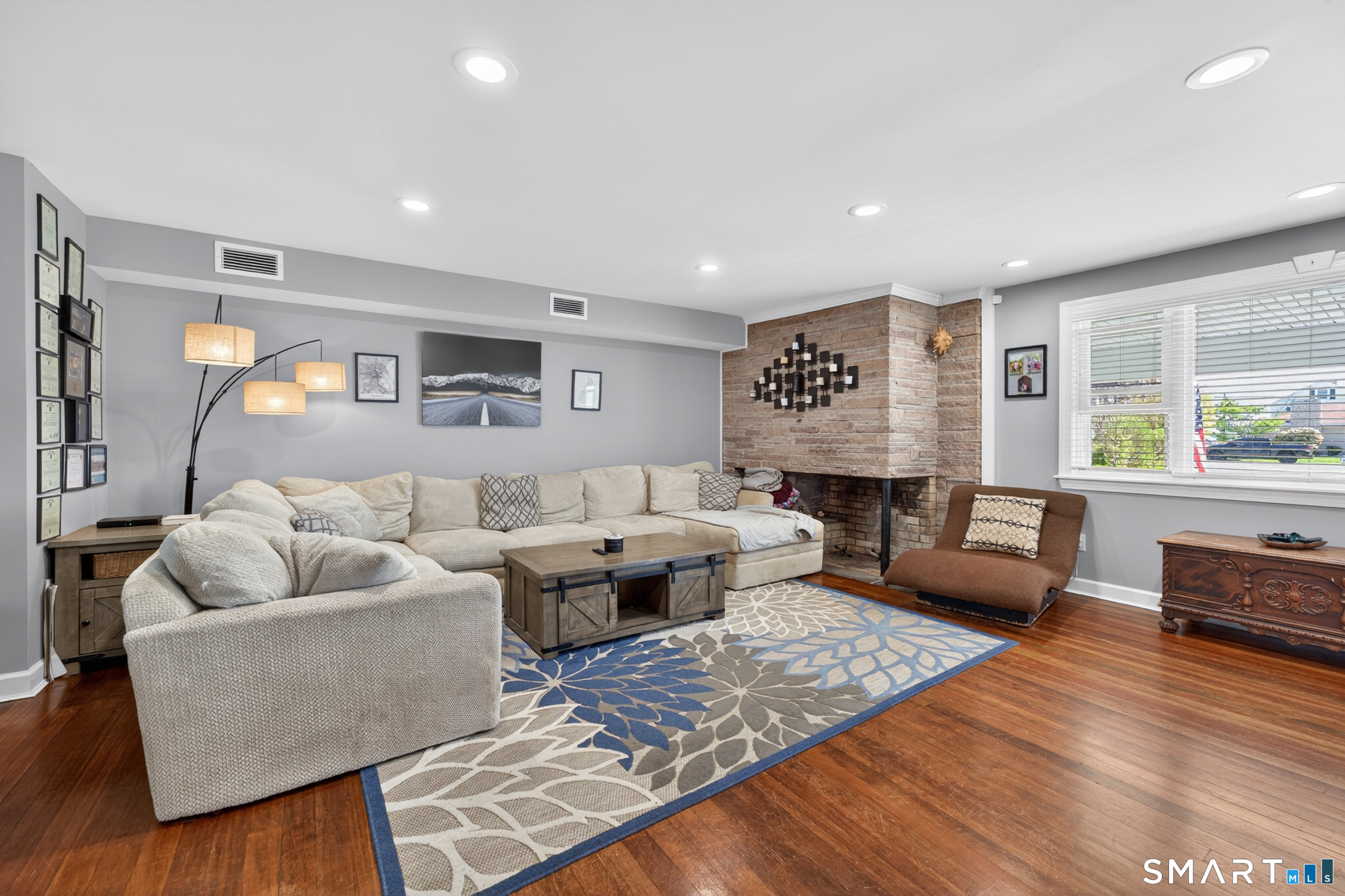 745 Montauk Avenue New London CT 06320