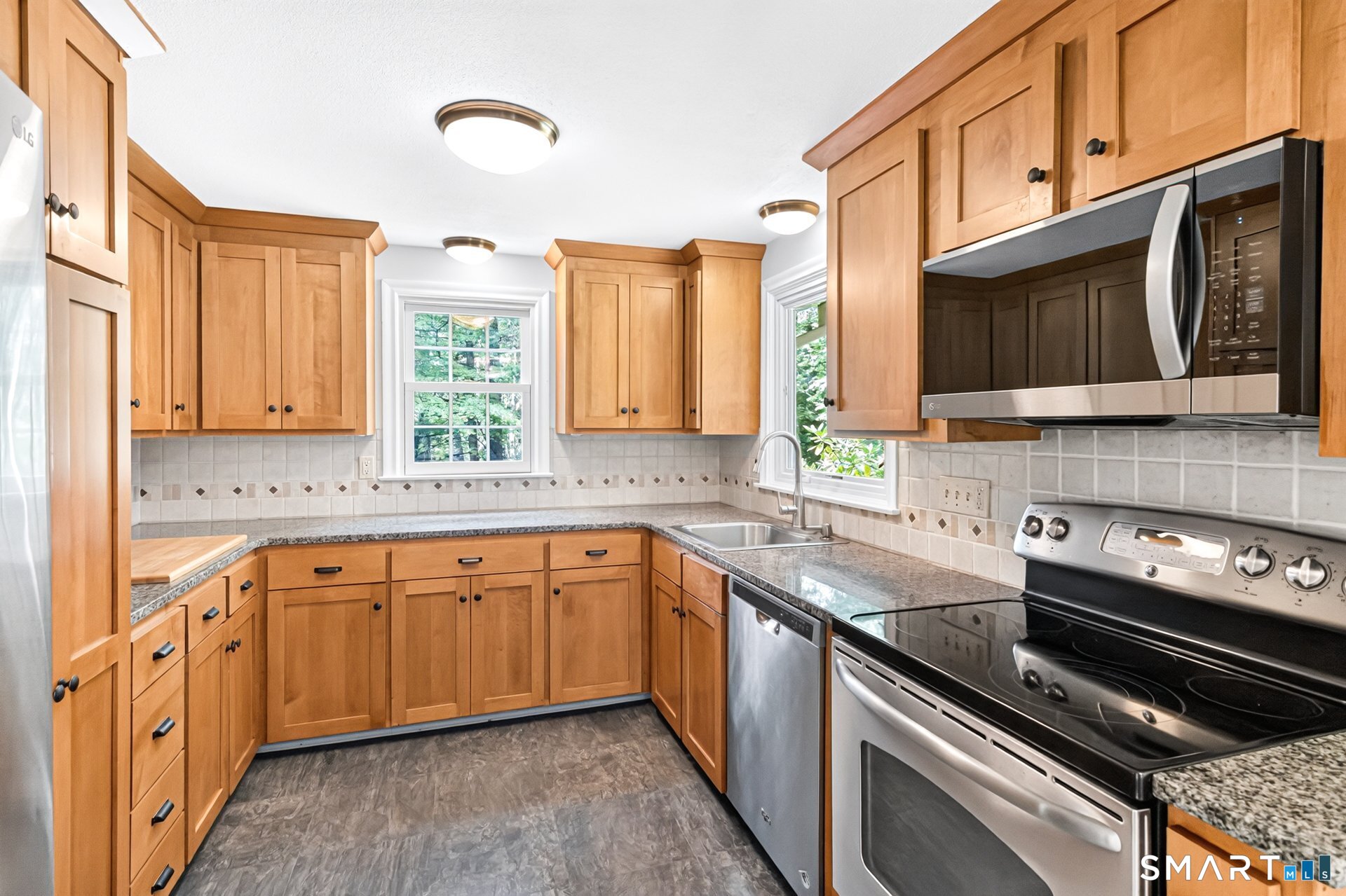 21 Musket Trail Simsbury CT 06070