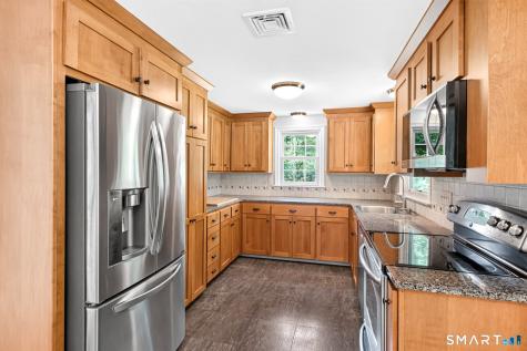 21 Musket Trail Simsbury CT 06070