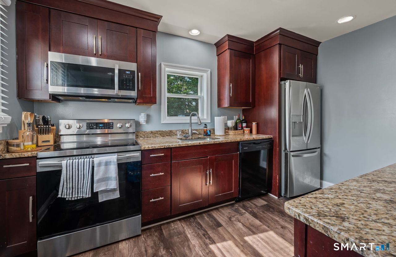 72 Linnmore Drive Manchester CT 06040
