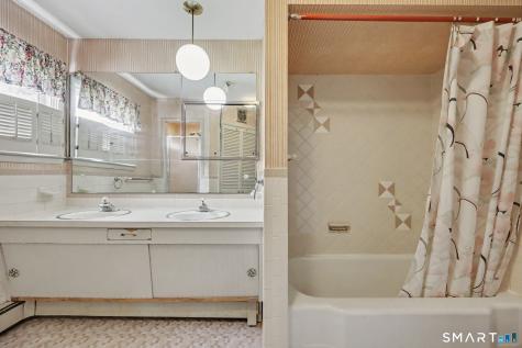 4 Johns Road Brookfield CT 06804