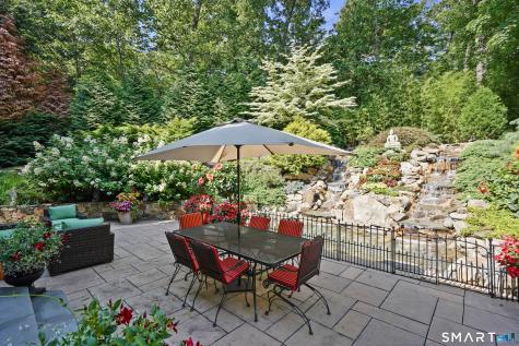 18 North Nabby Road Danbury CT 06811