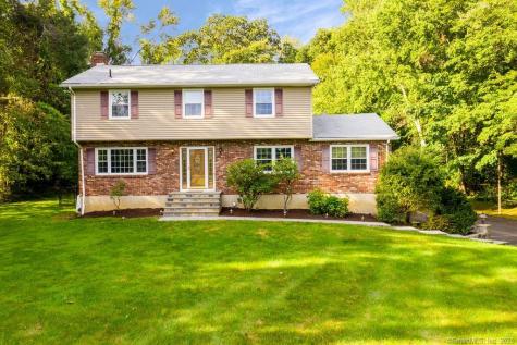 12 Fleetwood Drive New Fairfield CT 06812