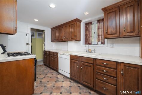 41 Chester Avenue Waterbury CT 06704