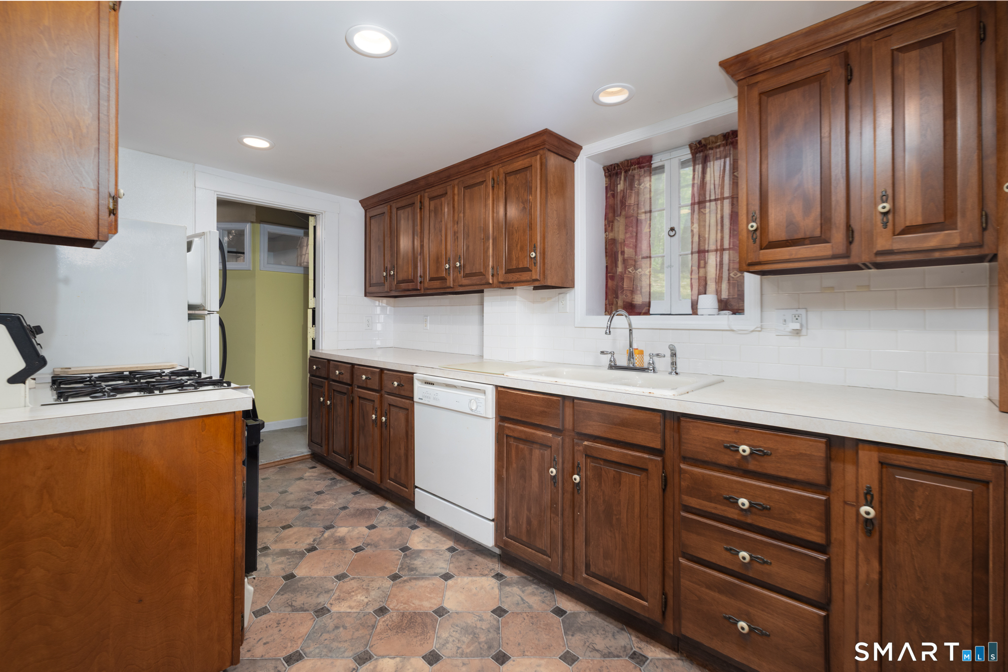 41 Chester Avenue Waterbury CT 06704