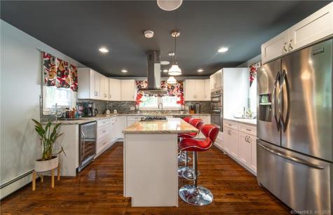 51 Pembroke Road Hamden CT 06514