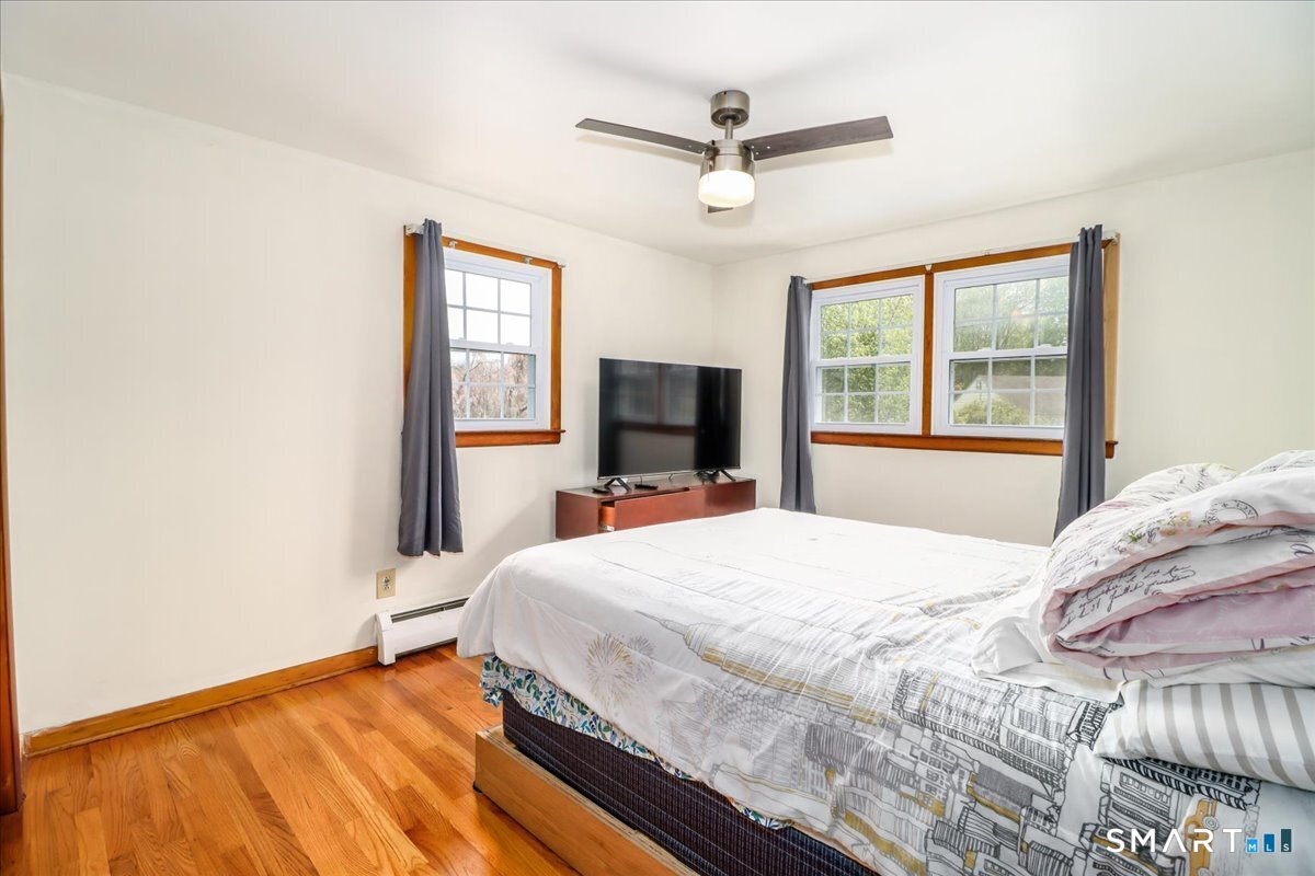 16 Chestnut Drive Derby CT 06418