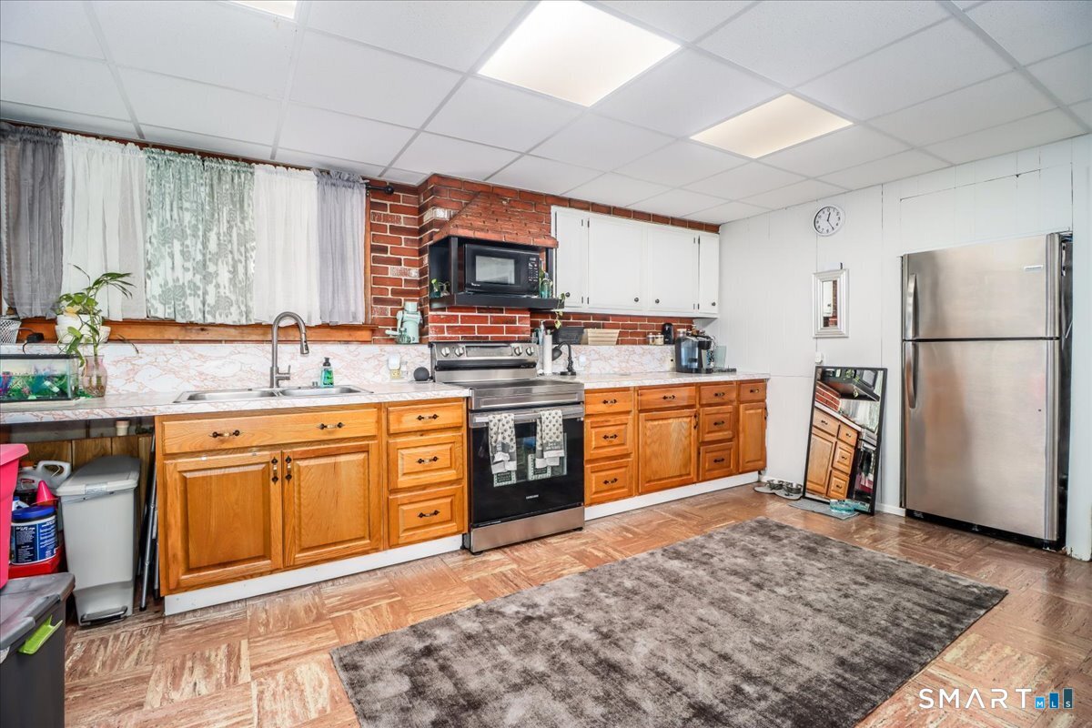 16 Chestnut Drive Derby CT 06418
