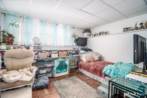 16 Chestnut Drive Derby CT 06418