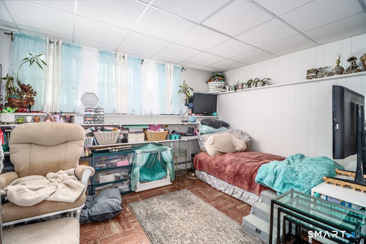 16 Chestnut Drive Derby CT 06418