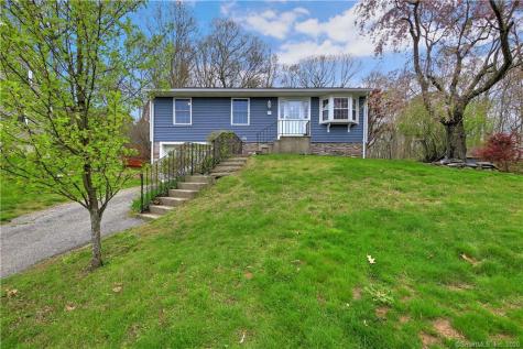 22 Rain Dance Circle Naugatuck CT 06770