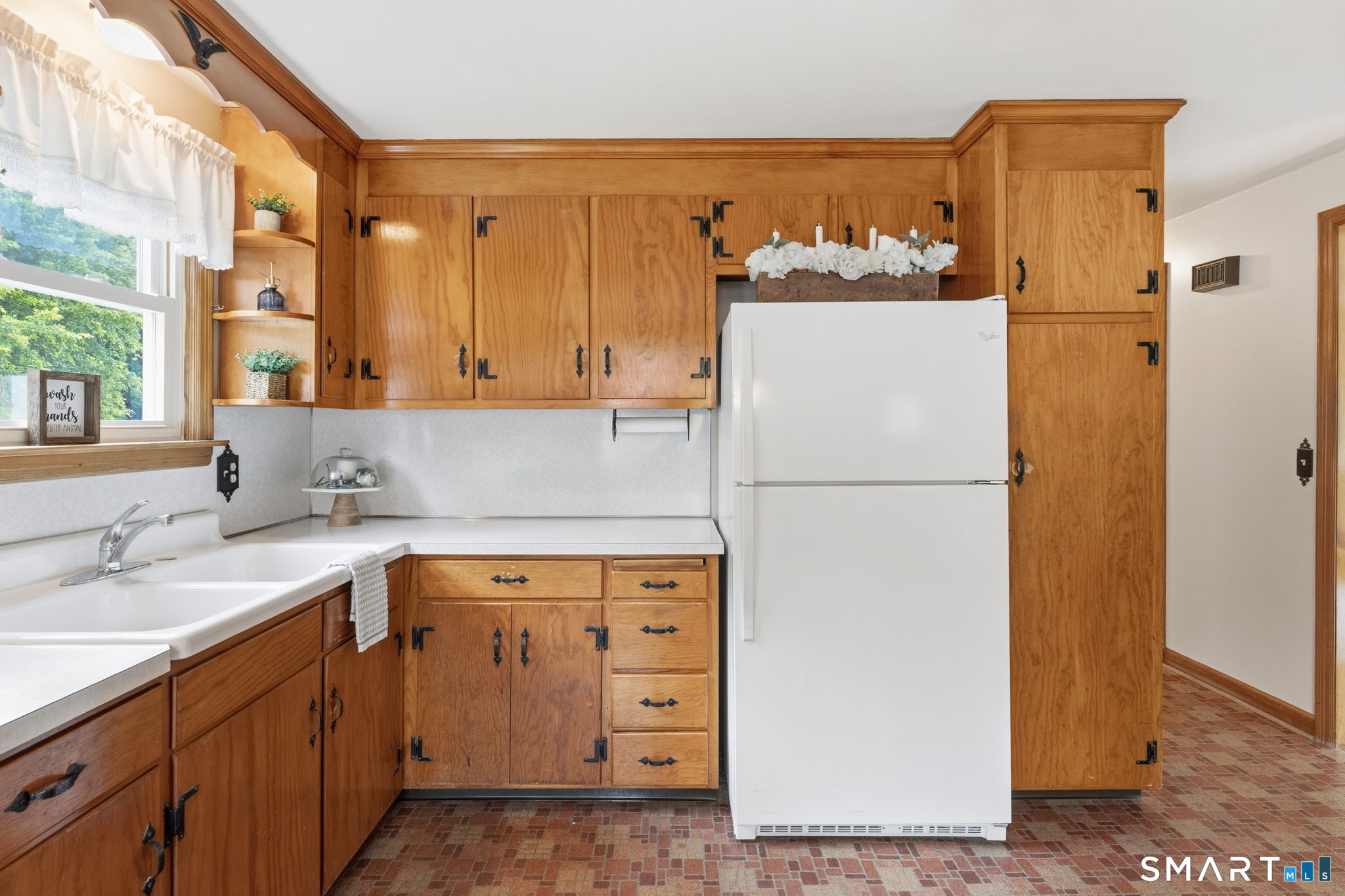 87 Lewis Street Middletown CT 06457