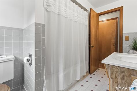 87 Lewis Street Middletown CT 06457