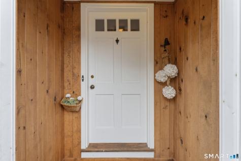 87 Lewis Street Middletown CT 06457