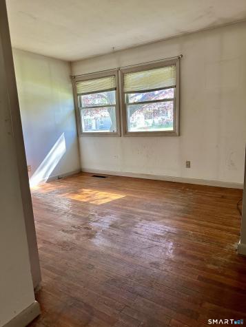 118 Bradley Terrace Derby CT 06418
