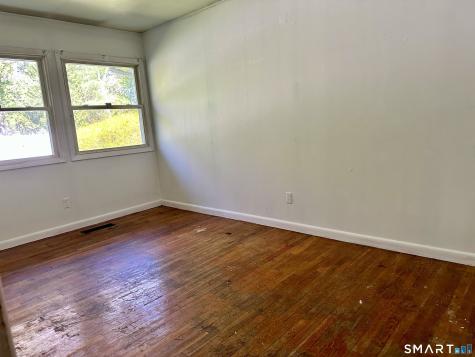 118 Bradley Terrace Derby CT 06418