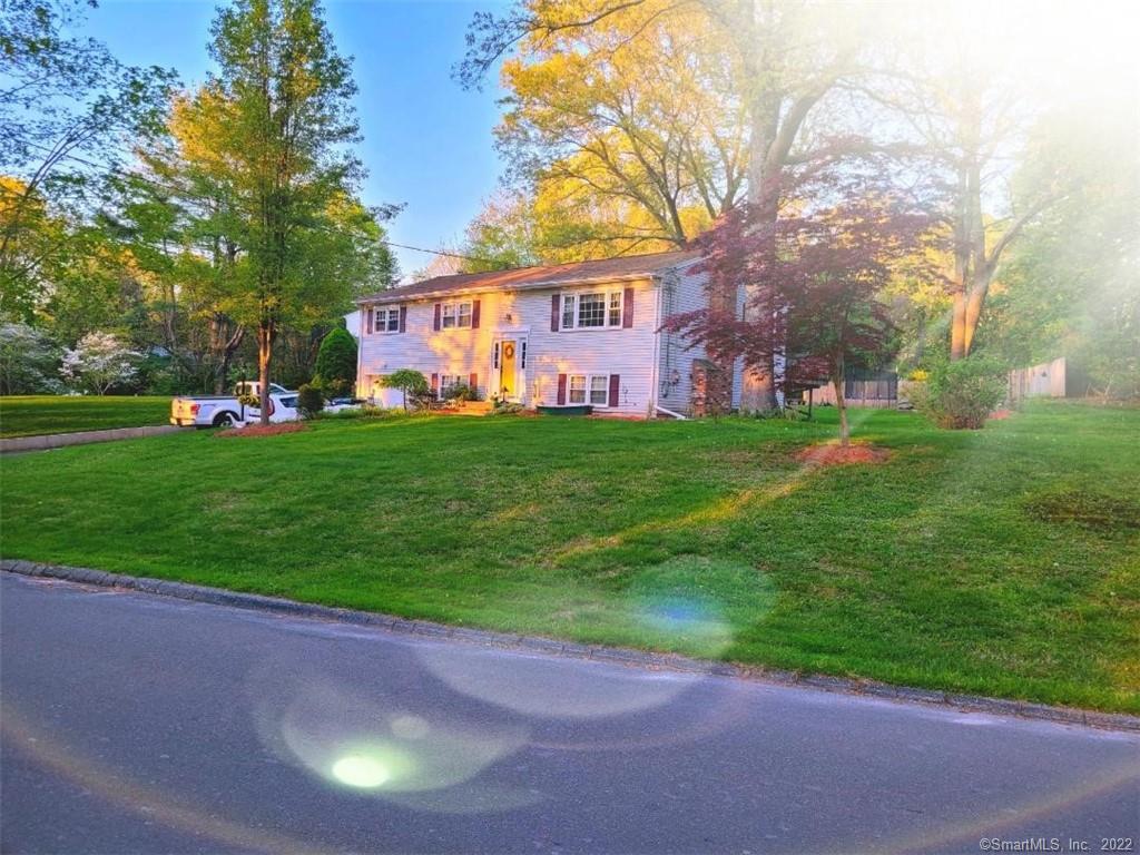 8 Alden Drive Clinton CT 06413