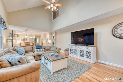 186 Imperial Drive Glastonbury CT 06033