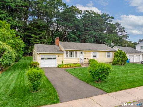 54 Woodhill Road Manchester CT 06042