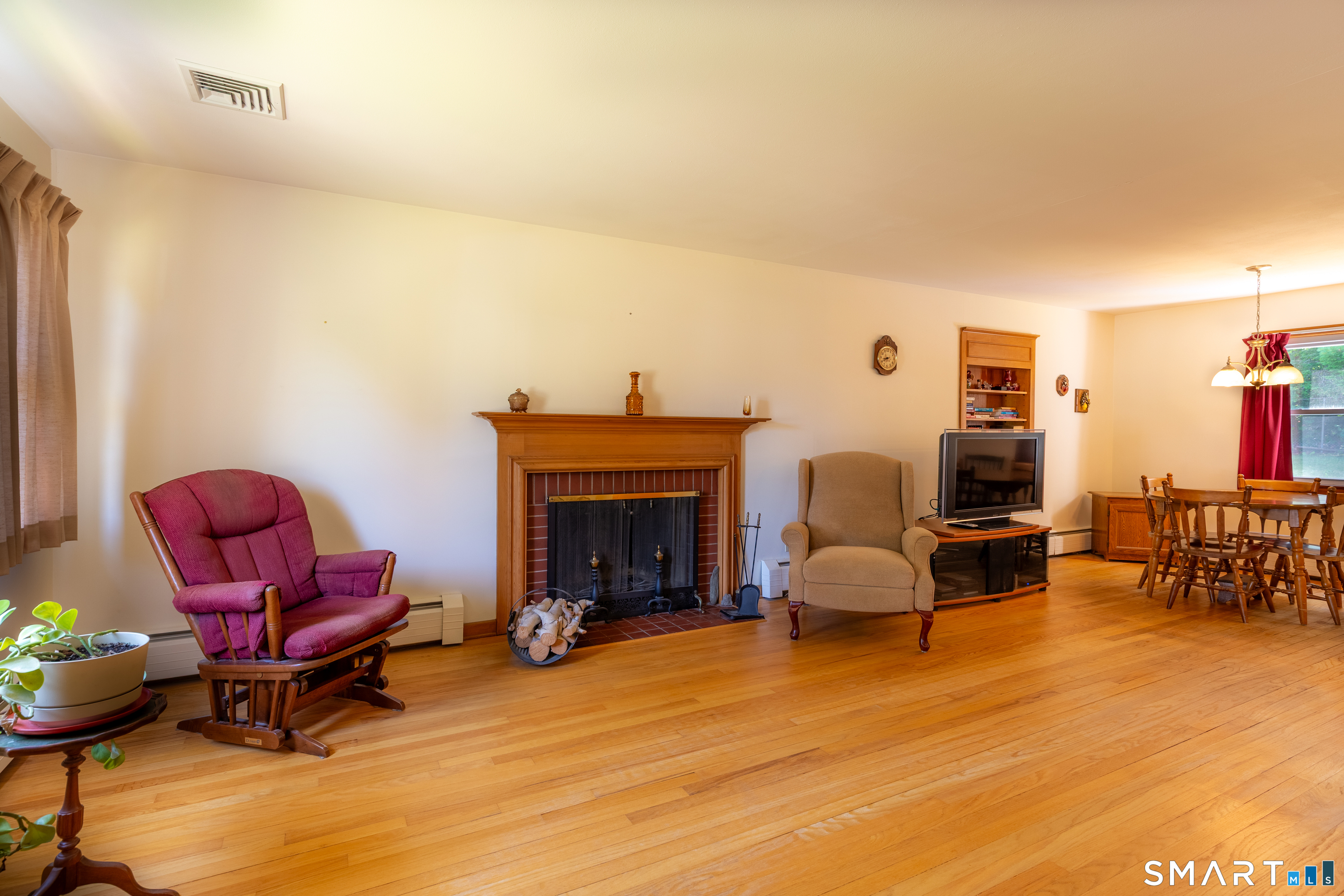 54 Woodhill Road Manchester CT 06042