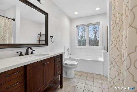 22 Emerald Lane Bethany CT 06524