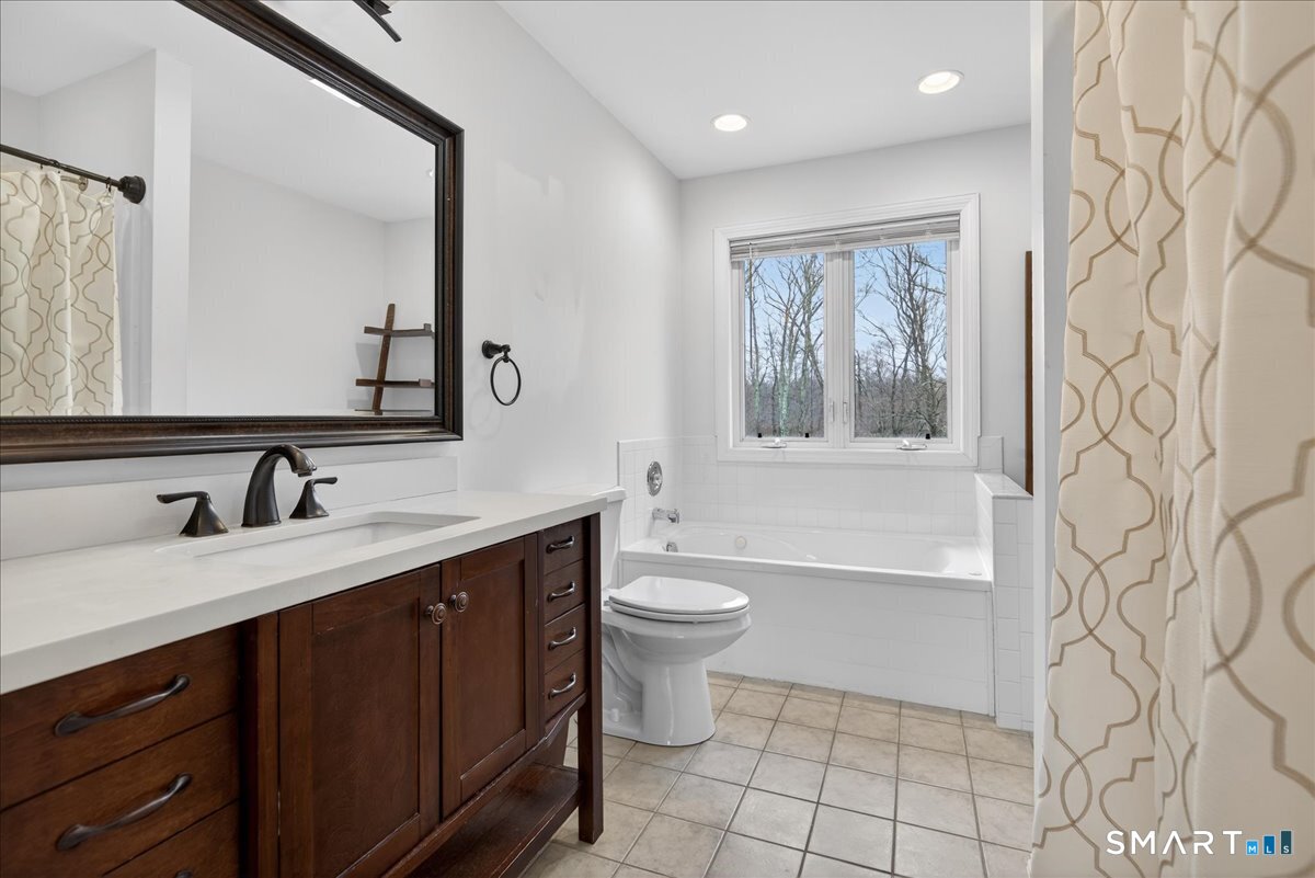 22 Emerald Lane Bethany CT 06524