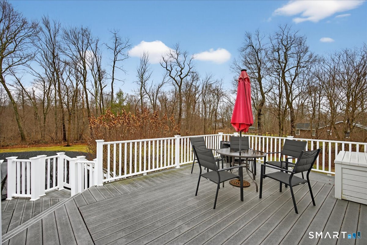 22 Emerald Lane Bethany CT 06524