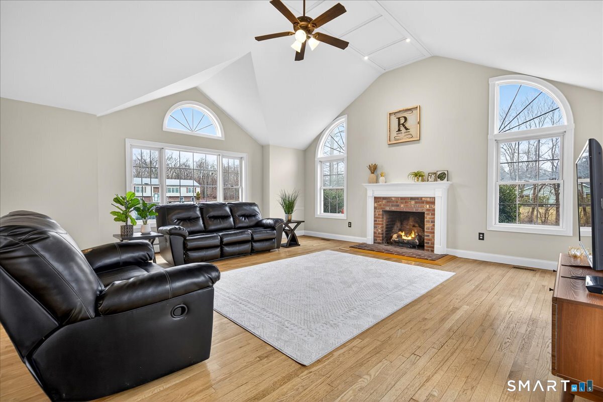 22 Emerald Lane Bethany CT 06524