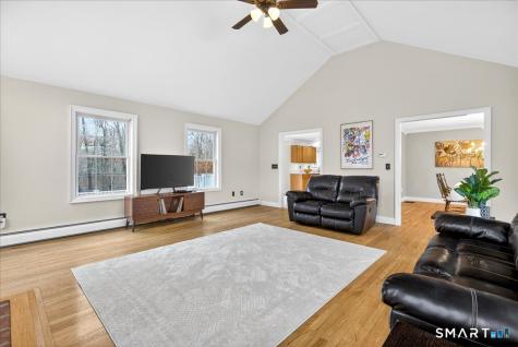 22 Emerald Lane Bethany CT 06524