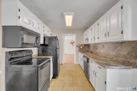 12 Sunnieside Drive East Lyme CT 06357