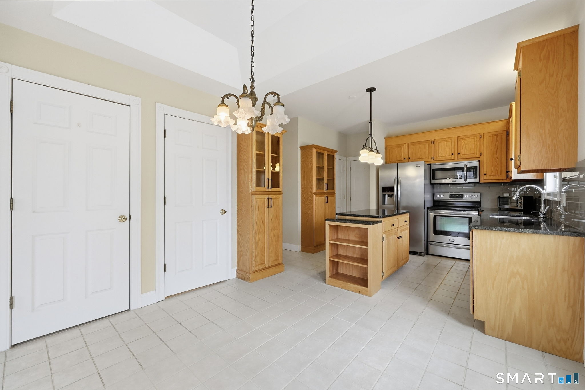 12 Tarragon Drive East Hampton CT 06424