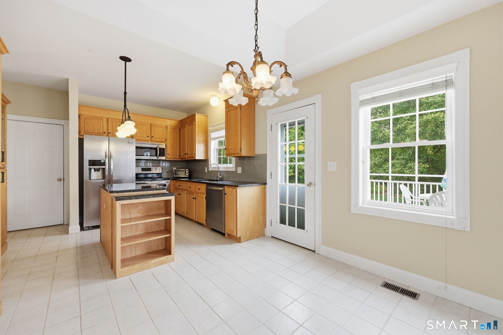 12 Tarragon Drive East Hampton CT 06424