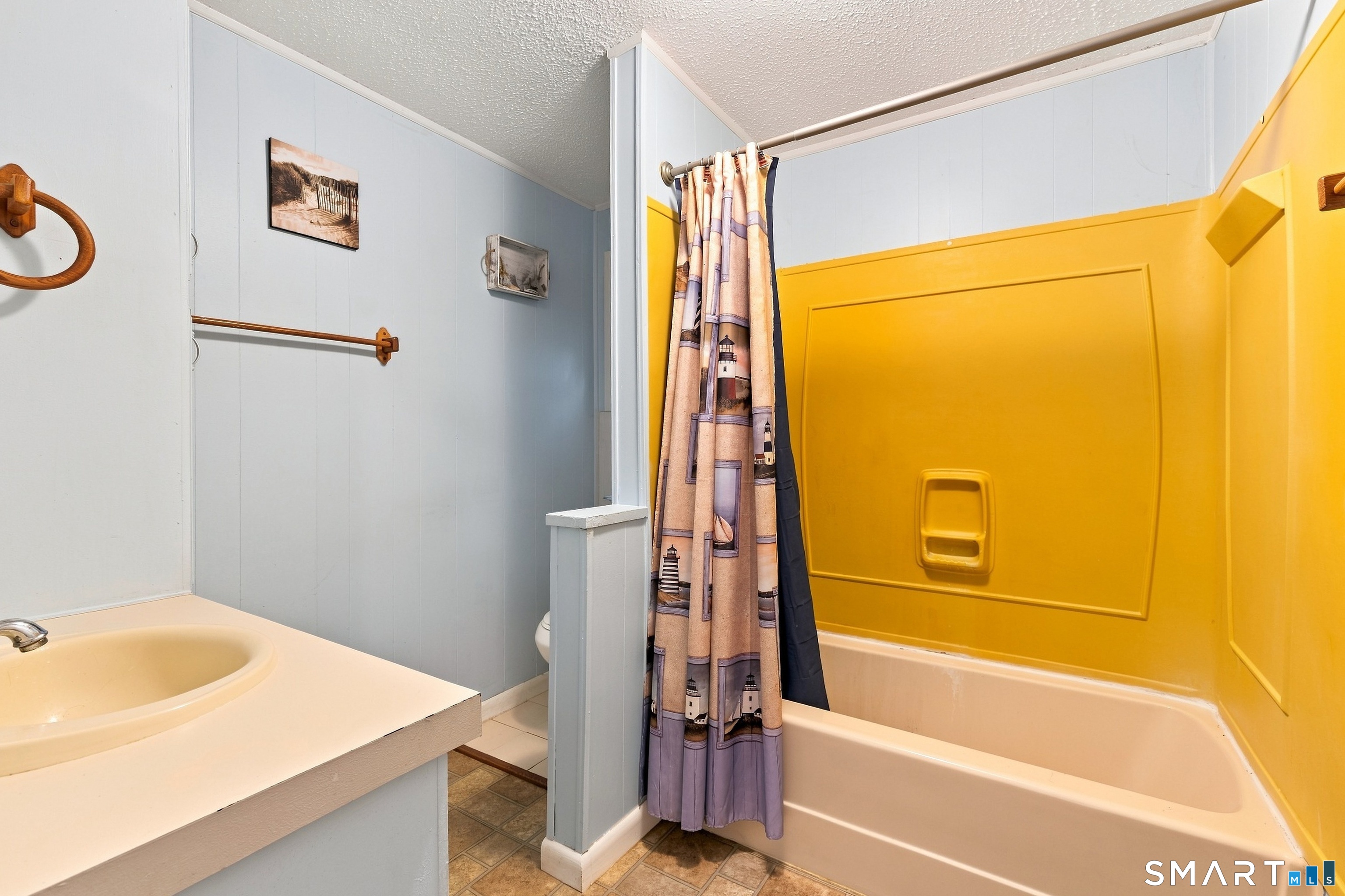 28 Woodland Park Shelton CT 06484