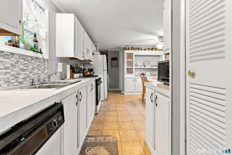 28 Woodland Park Shelton CT 06484