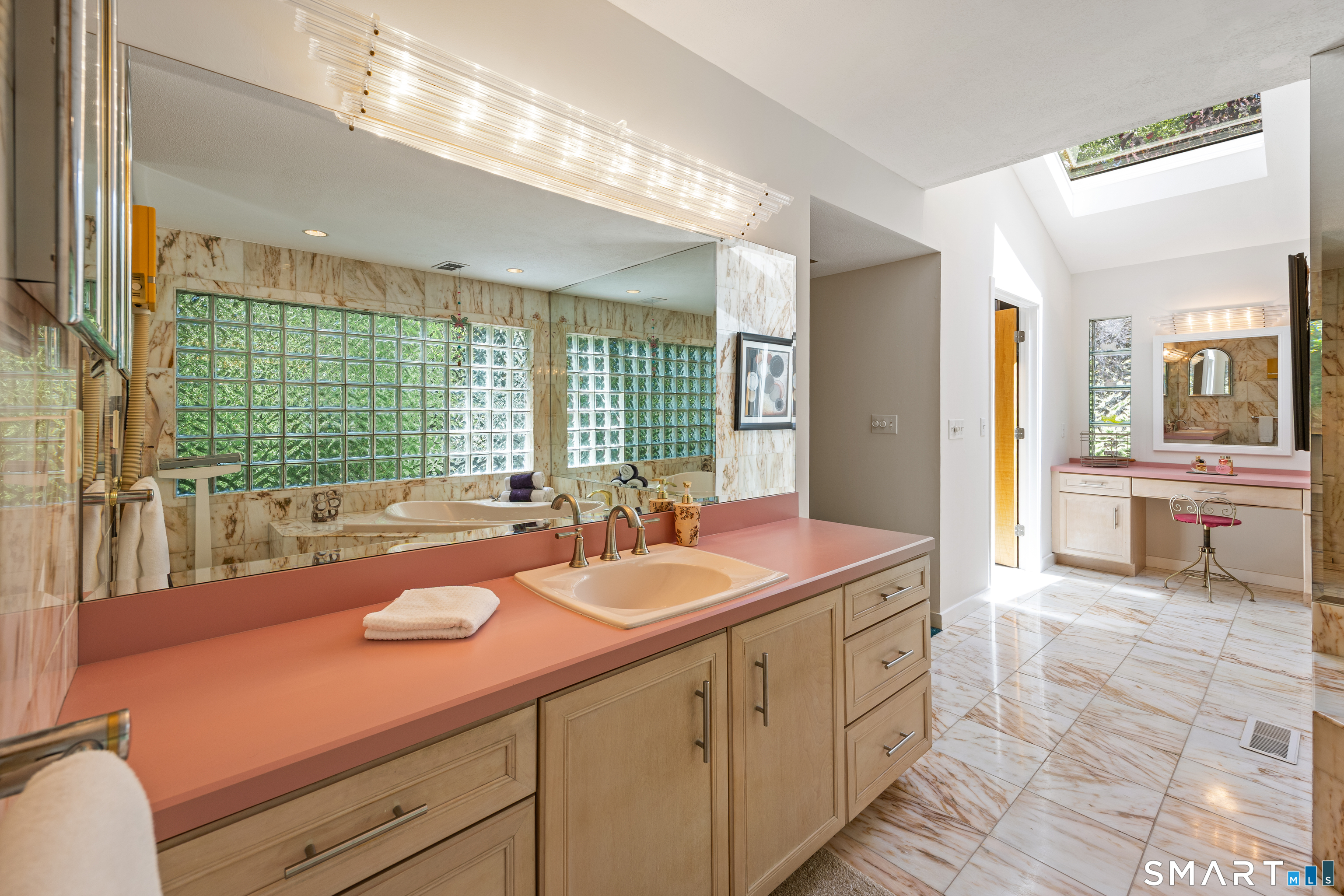25 Surrey Drive Cheshire CT 06410
