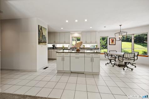 25 Surrey Drive Cheshire CT 06410