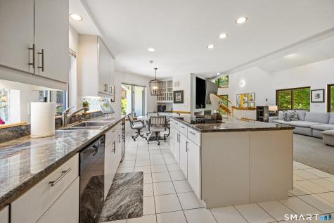 25 Surrey Drive Cheshire CT 06410