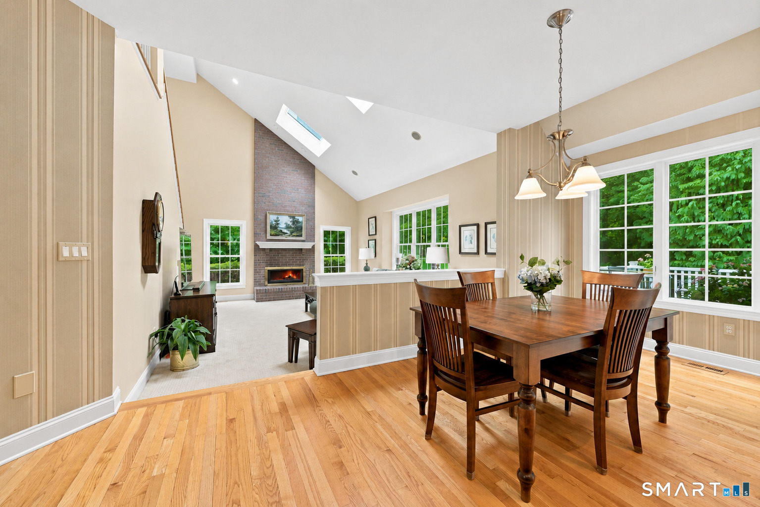 4 Whitewood Road Newtown CT 06470