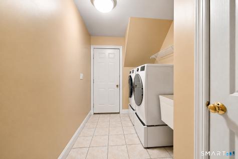 4 Whitewood Road Newtown CT 06470