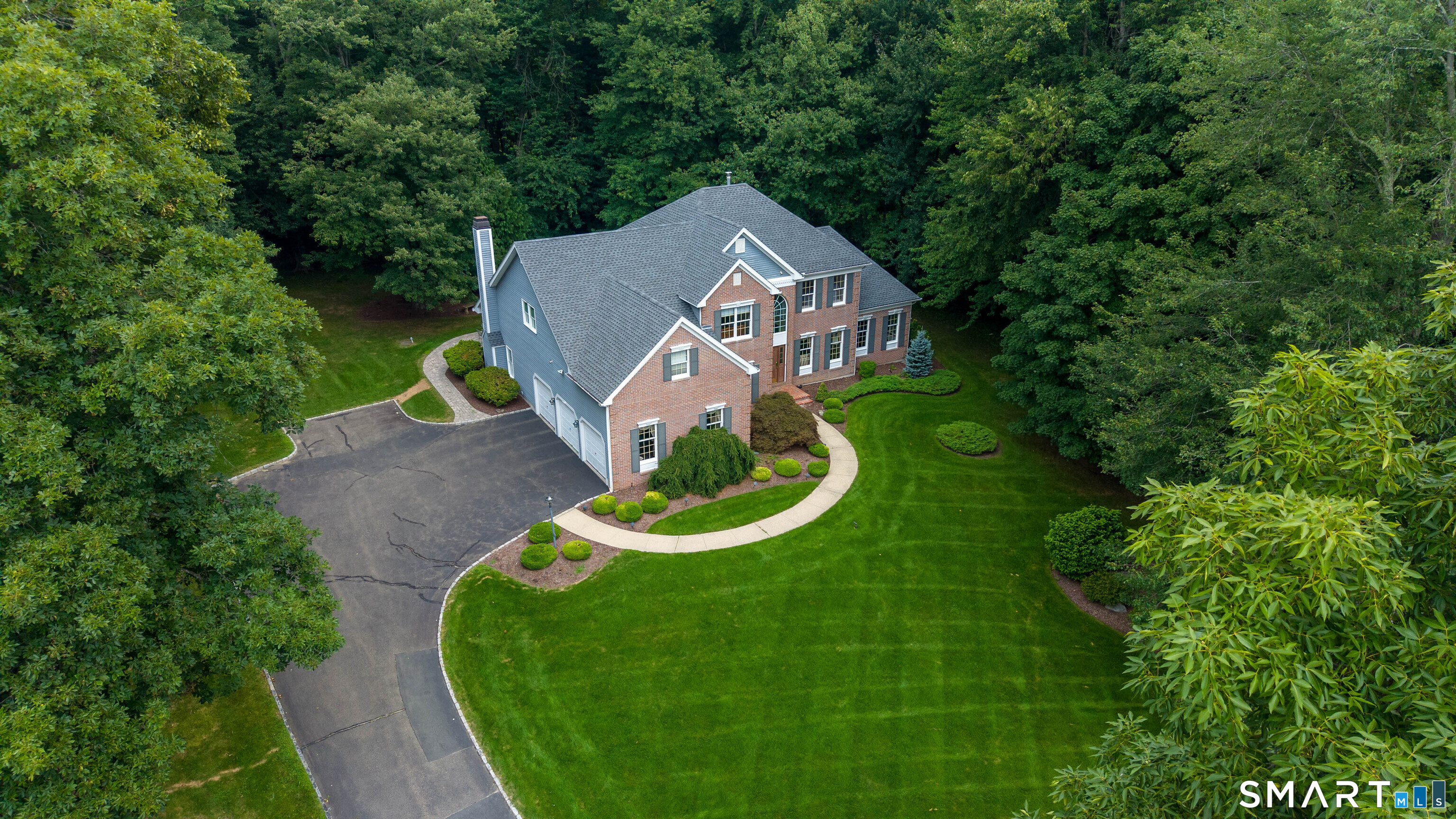 4 Whitewood Road Newtown CT 06470