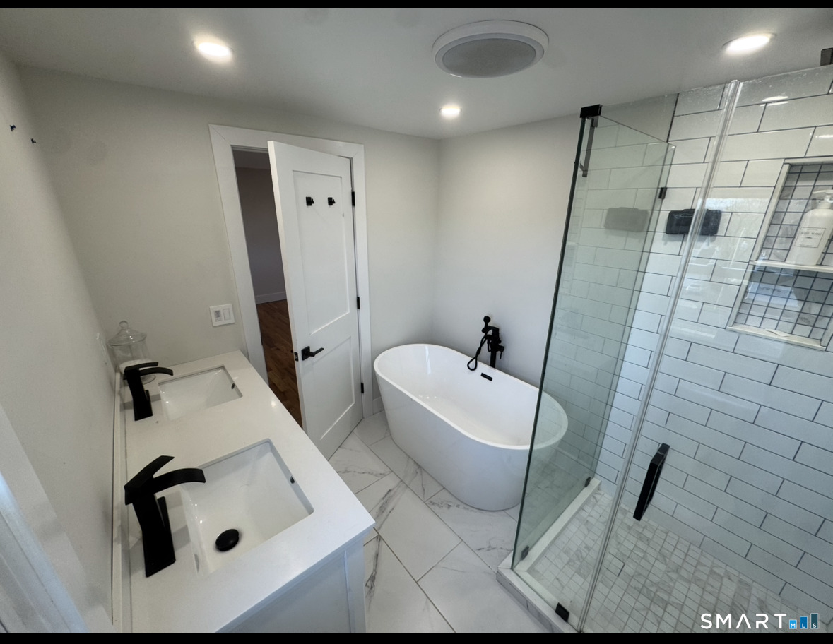 35 Knapps Highway Fairfield CT 06825