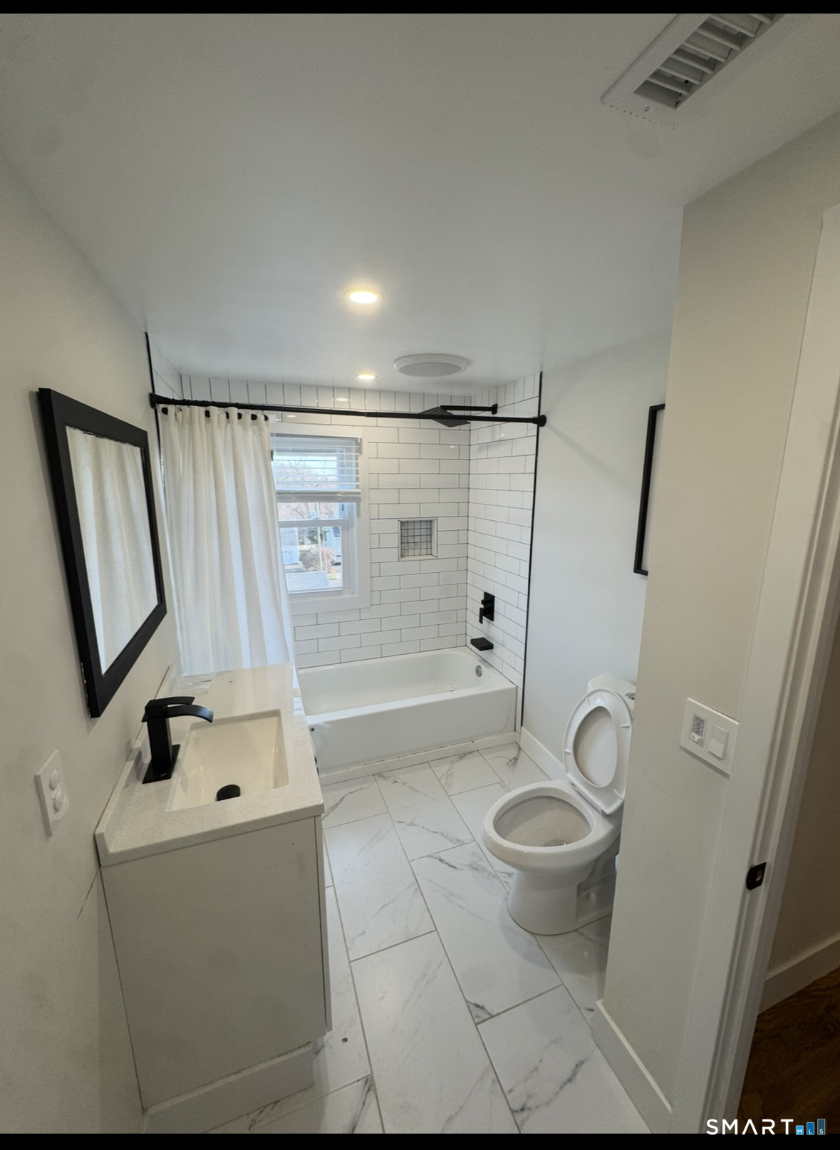 35 Knapps Highway Fairfield CT 06825