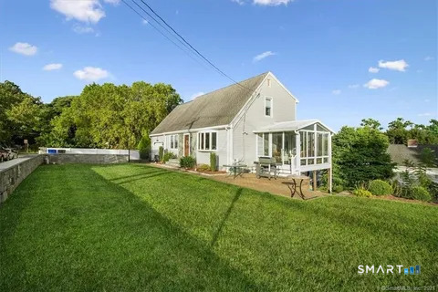 35 Knapps Highway Fairfield CT 06825