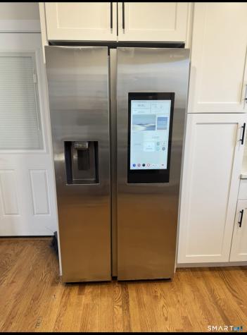 35 Knapps Highway Fairfield CT 06825