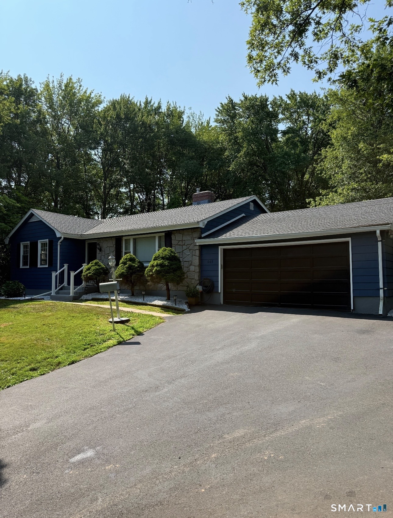 665 Bloomfield Avenue Windsor CT 06095