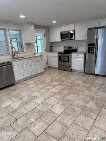 665 Bloomfield Avenue Windsor CT 06095