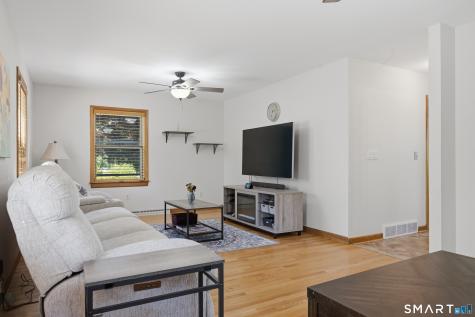 11 Birdseye Rd Extension Shelton CT 06484