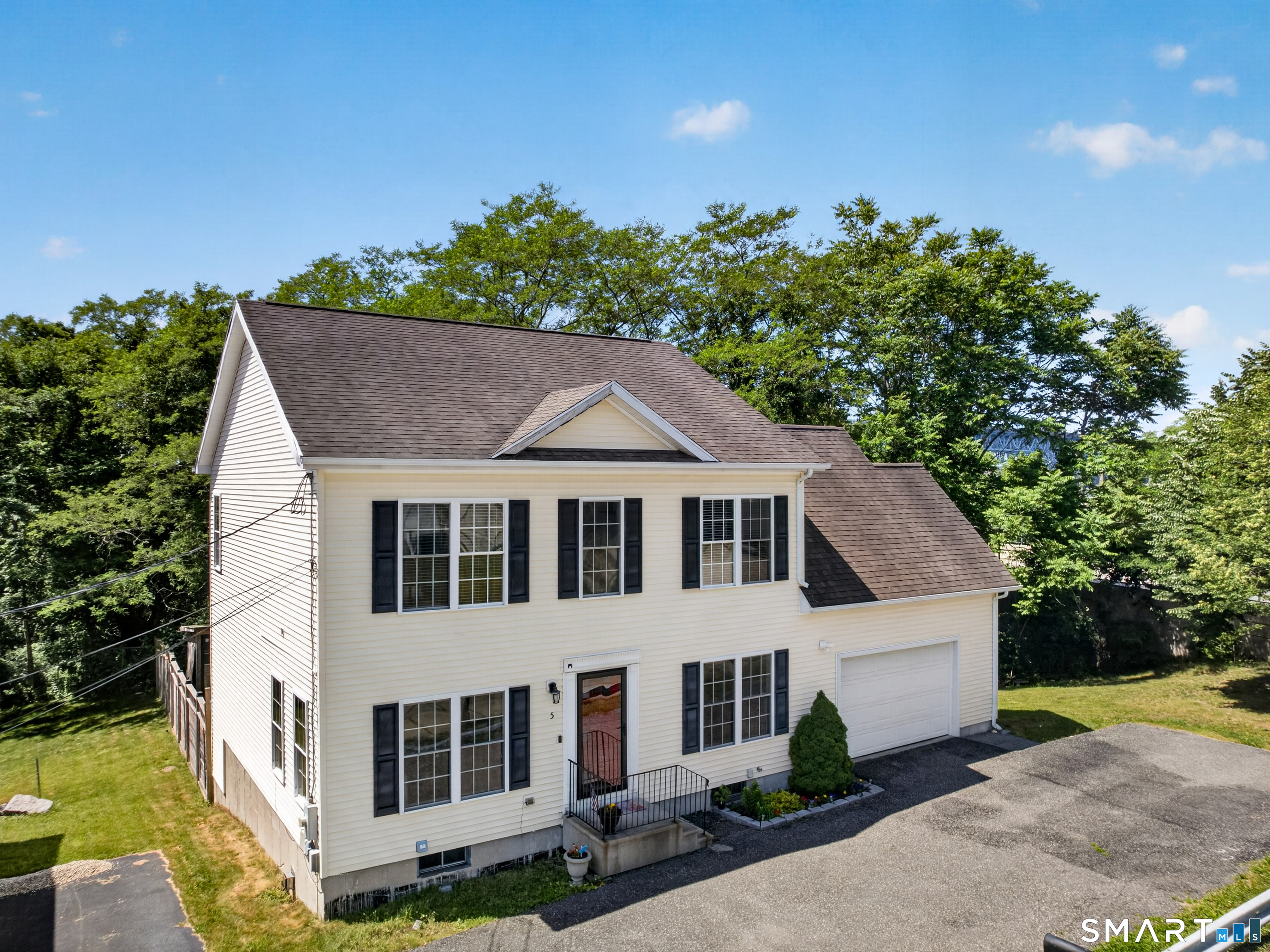 5 Grove Avenue Groton CT 06340