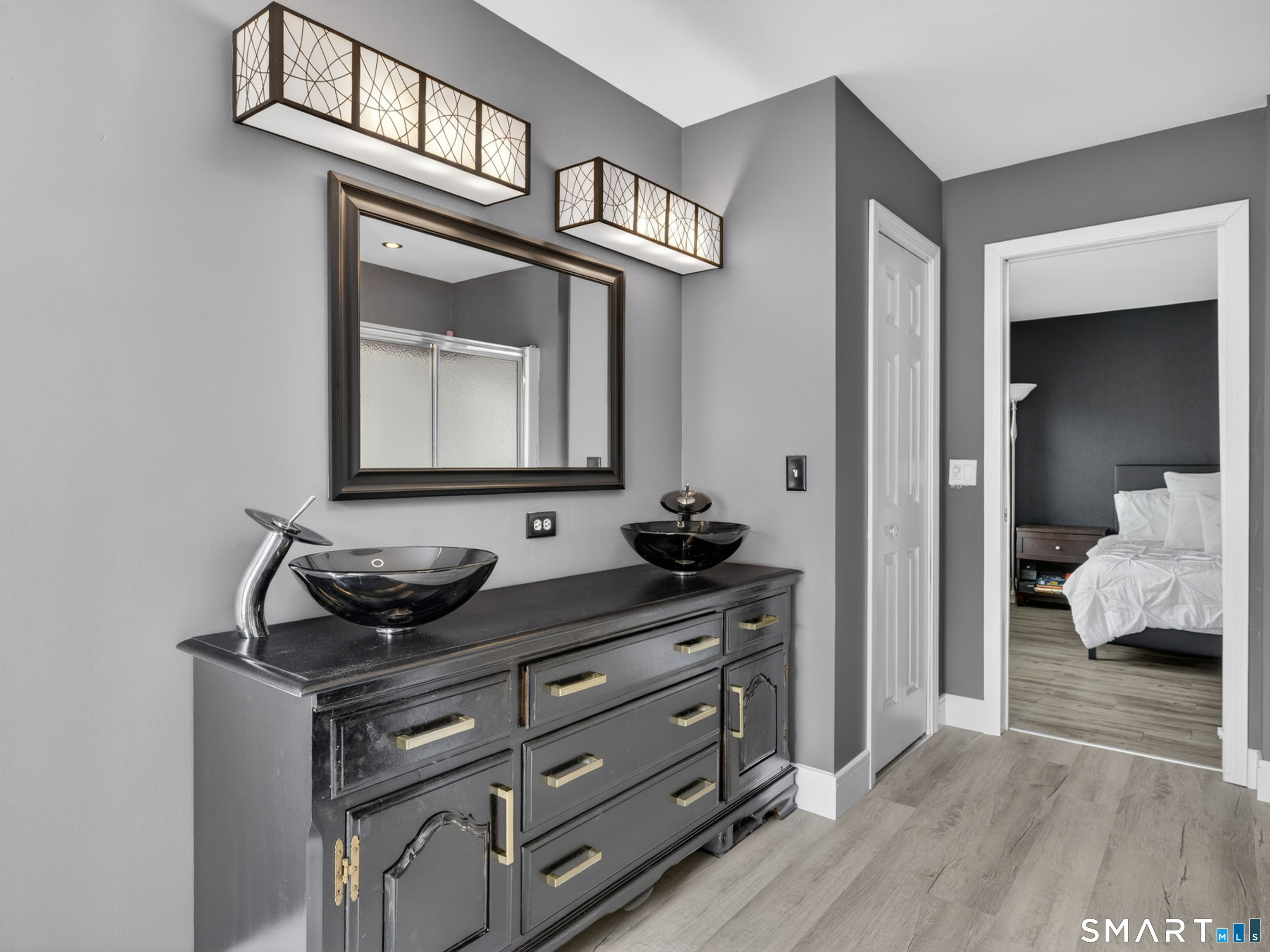 5 Grove Avenue Groton CT 06340