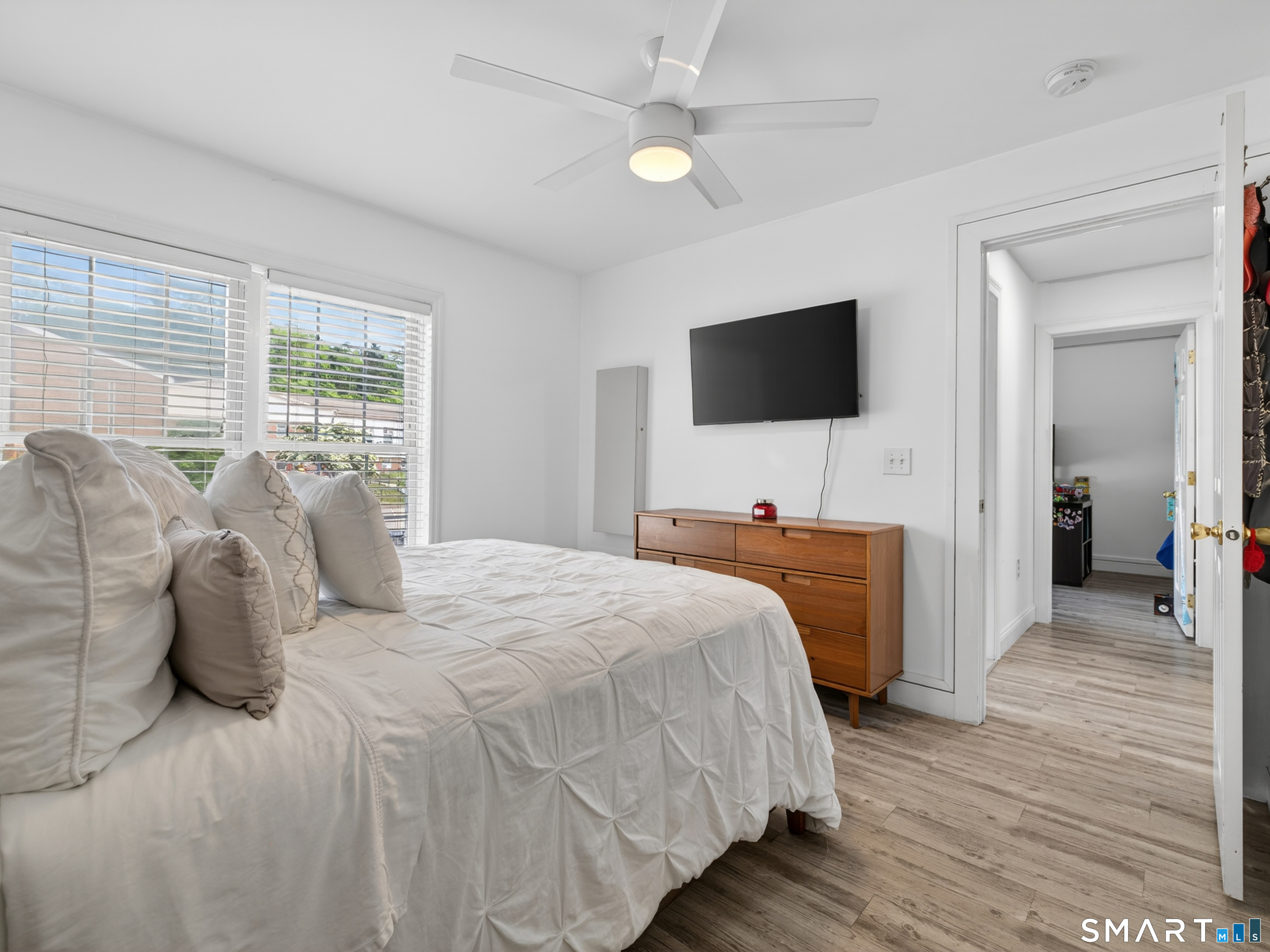 5 Grove Avenue Groton CT 06340